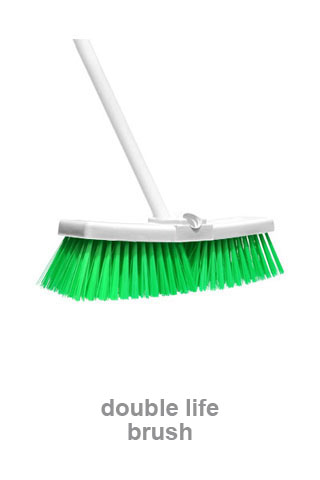 01_escoba_doble_vida