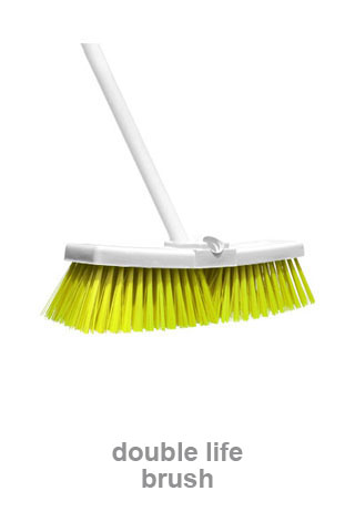 05_escoba_doble_vida